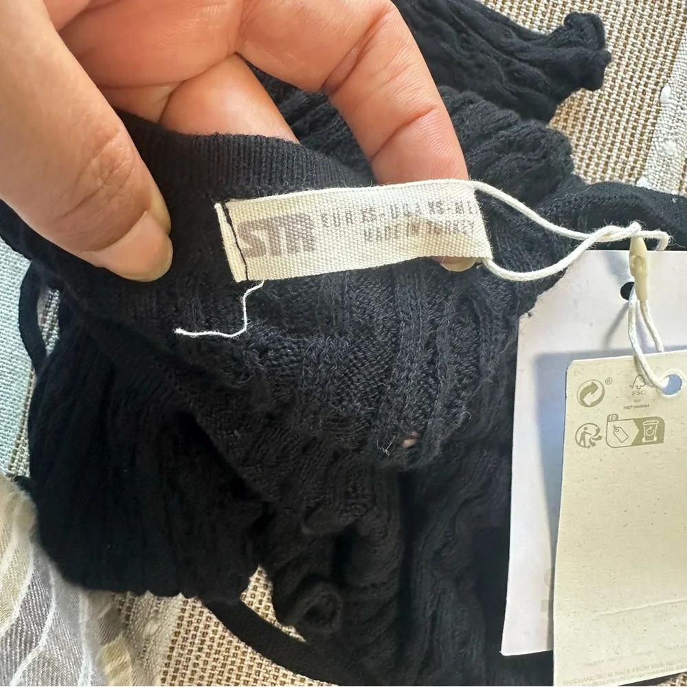 Stradivarius Black Ribbed Crop Top with‎ Long Sleeves Size XS